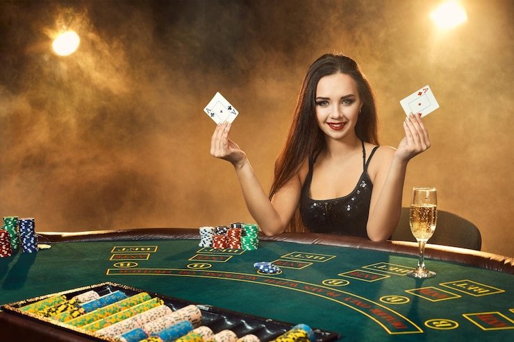 Domino QQ card interface showing tile selection, hand ranking, and betting controls on kaskustoto 2025